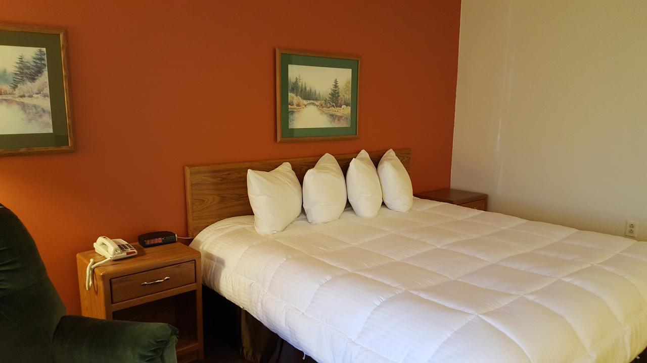 Motel 6 Norway Mi מראה חיצוני תמונה
