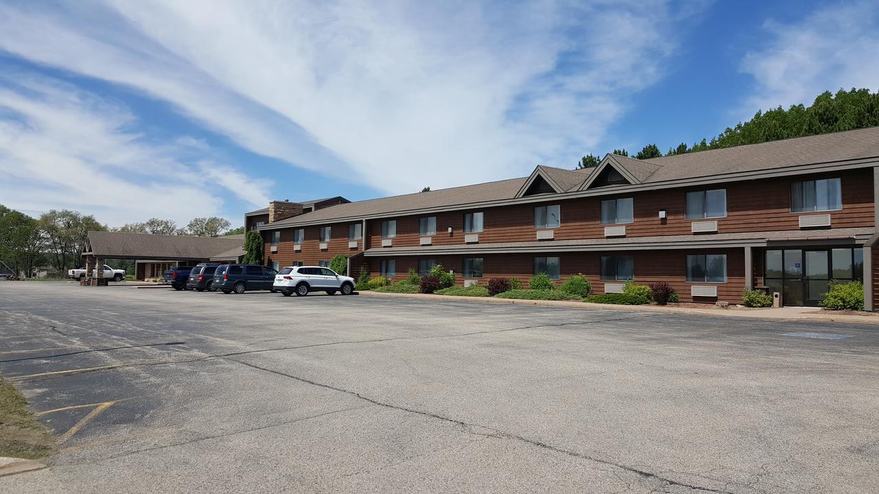 Motel 6 Norway Mi מראה חיצוני תמונה