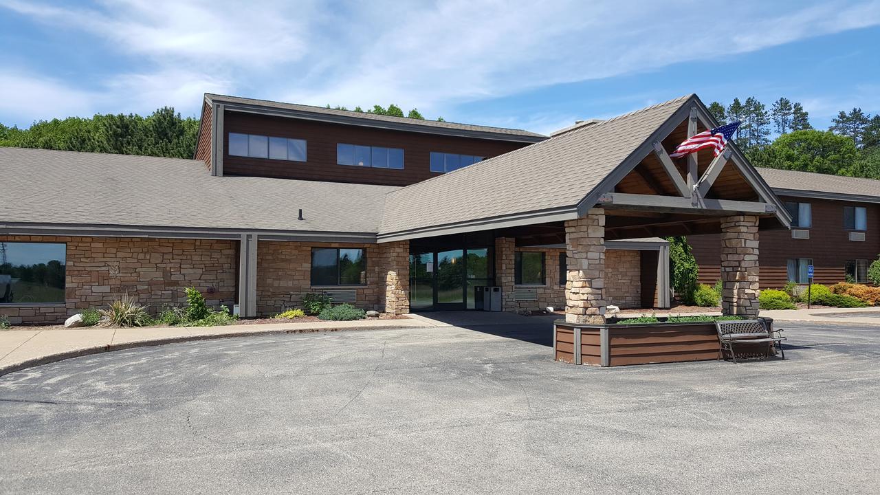 Motel 6 Norway Mi מראה חיצוני תמונה